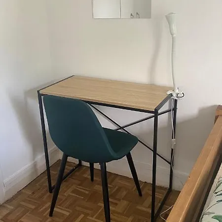 1 Pres Du Chateau De