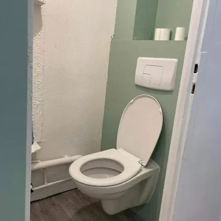 Avec Salle De Bains Commune *